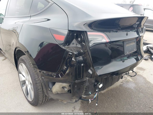 5YJYGDEE4MF256319 Tesla 2021