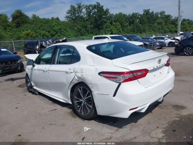 2020 TOYOTA CAMRY 4T1G11AK4LU872143 Photo 2