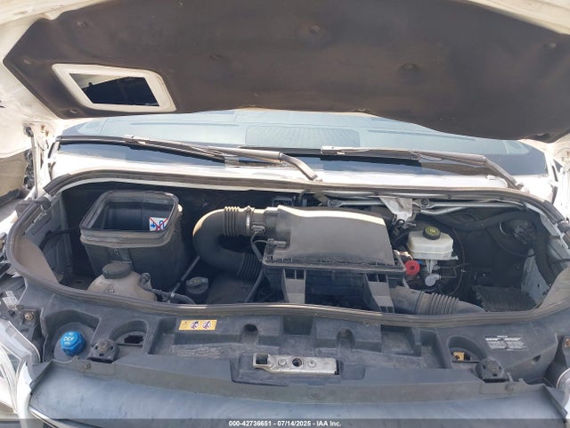 WD4PF1CD4KT009129 Mercedes-Benz om 642 with brake assist