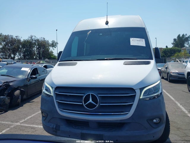 WD4PF1CD4KT009129 Mercedes-Benz om 642 with brake assist