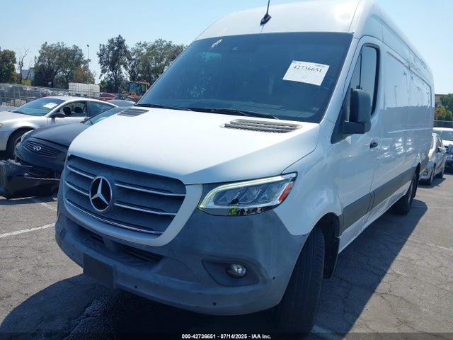 WD4PF1CD4KT009129 Mercedes-Benz om 642 with brake assist