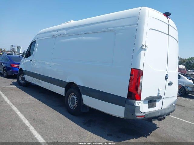 WD4PF1CD4KT009129 Mercedes-Benz om 642 with brake assist