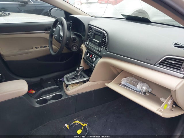 KMHD74LF7HU303202 Hyundai Elantra