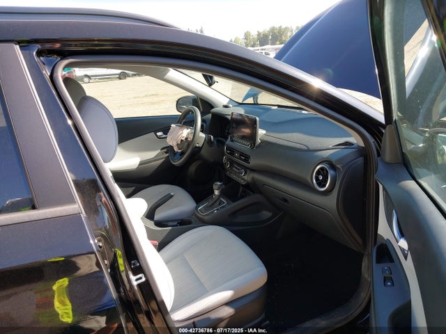 KM8K3CAB7PU975949 Hyundai Kona