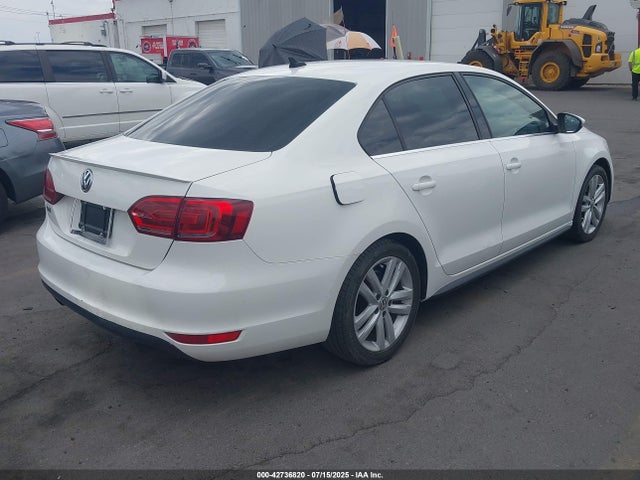 3VW4T7AJ6EM238008 Volkswagen 2014