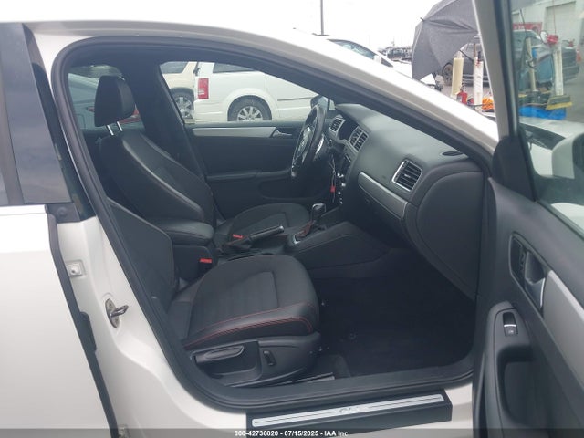 3VW4T7AJ6EM238008 Volkswagen 2014