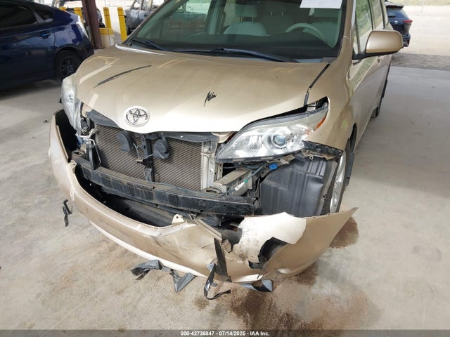 5TDKK3DC9ES464613 Toyota 2gr-fks