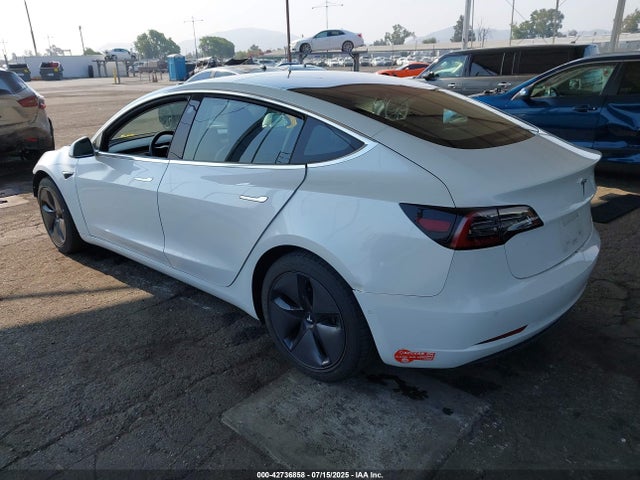 2018 TESLA MODEL 3 5YJ3E1EA7JF044277 Photo 2