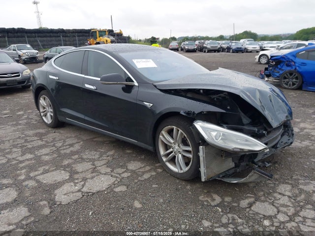 2015 TESLA MODEL S 5YJSA1S24FF082755 Photo 0