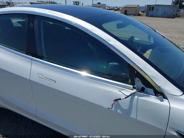 2018 TESLA MODEL 3 5YJ3E1EA4JF062932 Photo 5