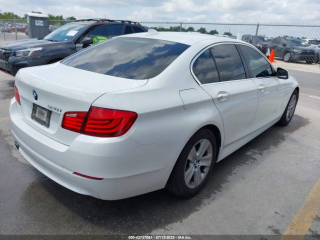 2011 BMW 528I WBAFR1C55BDS36035 Photo 3