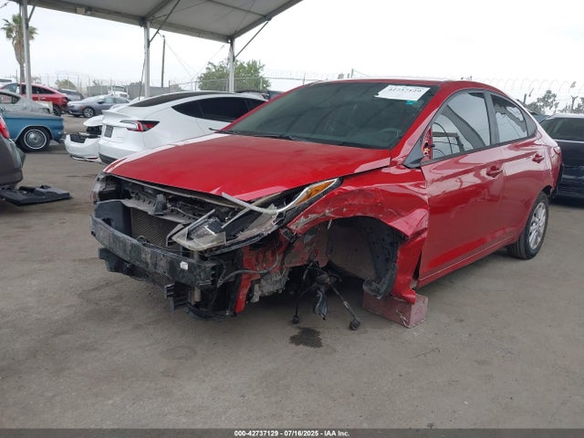 Hyundai Accent 2018 3KPC24A36JE023881 Image 2