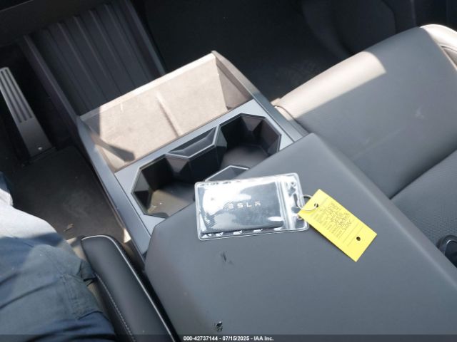 2024 TESLA CYBERTRUCK 7G2CEHED3RA049596 Photo 10