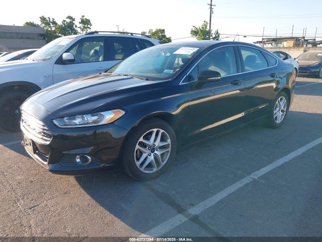 Ford 2016 2016 3FA6P0HD5GR175521 Image 2