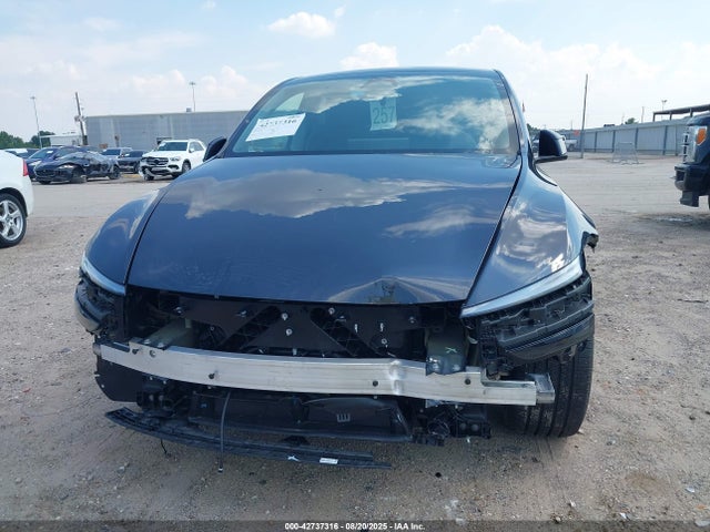 2026 TESLA MODEL Y 7SAYGDEE4TA408937 Photo 5