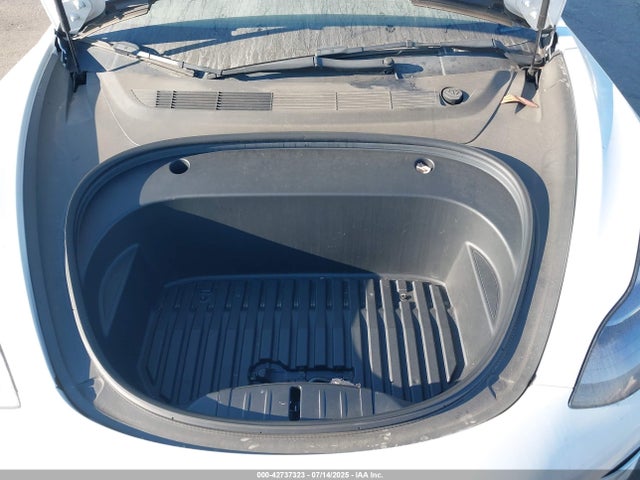 2023 TESLA MODEL 3 5YJ3E1EB2PF392697 Photo 9