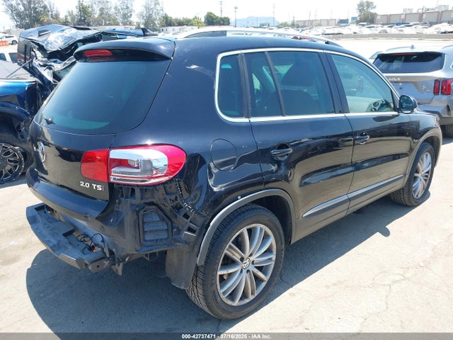 WVGAV3AXXEW608661 Volkswagen Tiguan