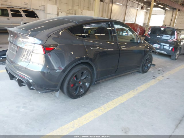 2024 TESLA MODEL Y 7SAYGDEE3RF074508 Photo 3
