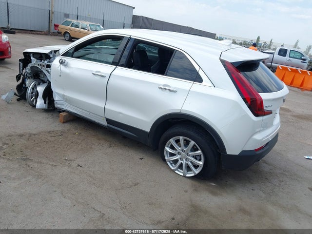2023 CADILLAC XT4 1GYAZAR47PF148198 Photo 2