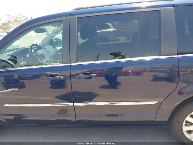 2C4RC1BG3ER247783 Chrysler Town and Country