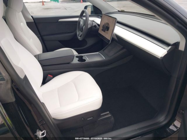 2022 TESLA MODEL Y 7SAYGDEF6NF558577 Photo 4