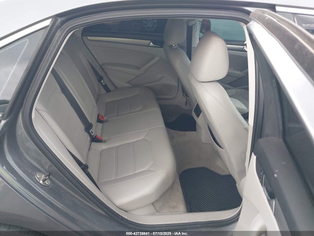 1VWBN7A39EC115422 Volkswagen 2014