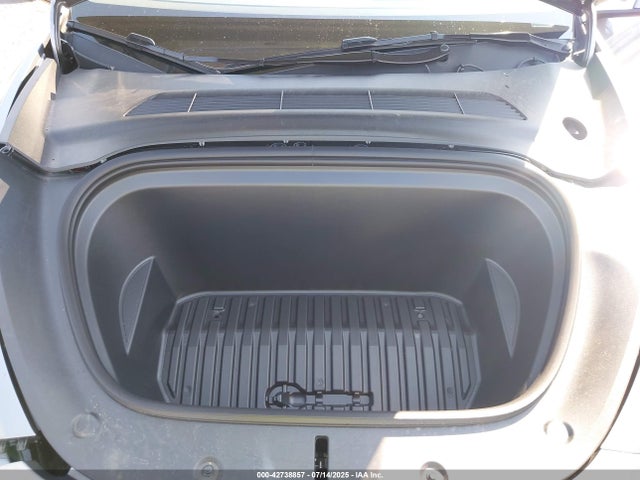 2025 TESLA MODEL Y 7SAYGDEF7SF261071 Photo 9