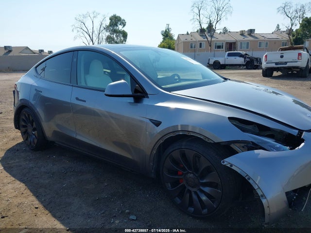 7SAYGDEF7SF261071 Tesla 2025