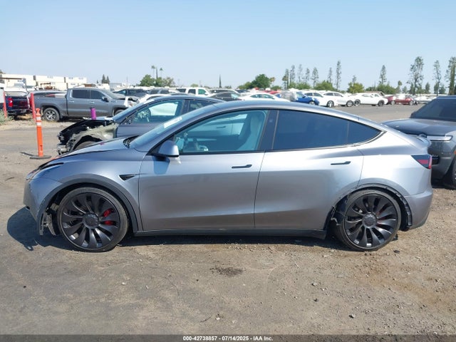 7SAYGDEF7SF261071 Tesla 2025