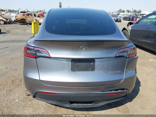7SAYGDEF7SF261071 Tesla 2025
