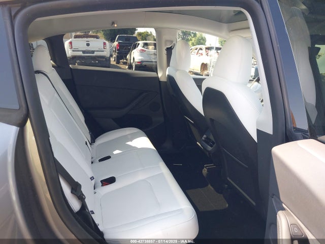 2025 TESLA MODEL Y 7SAYGDEF7SF261071 Photo 7