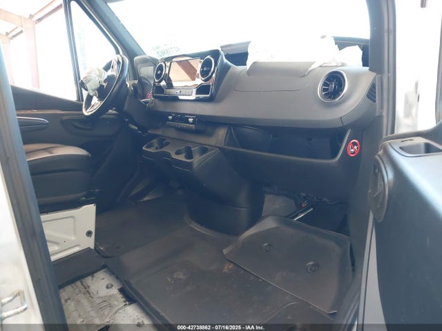 W1Y4NDHY6RT172660 Mercedes-Benz om654