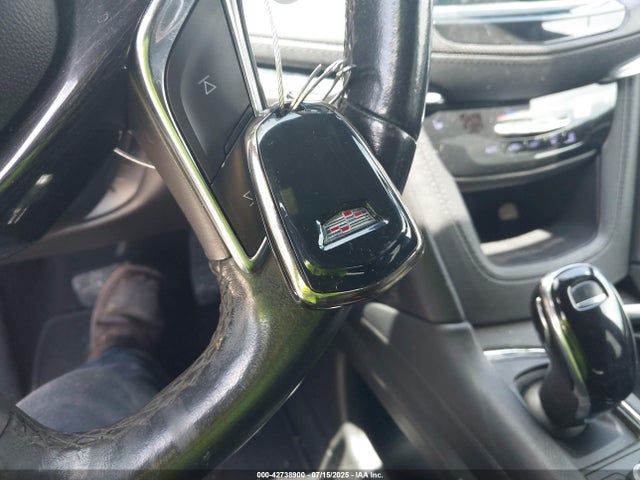 1GYKNDRS4LZ138267 Cadillac lgx