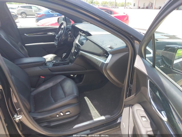 1GYKNDRS4LZ138267 Cadillac lgx