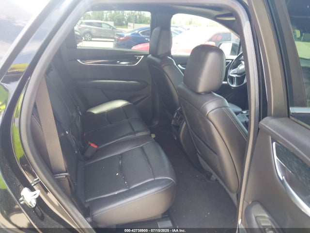 1GYKNDRS4LZ138267 Cadillac lgx