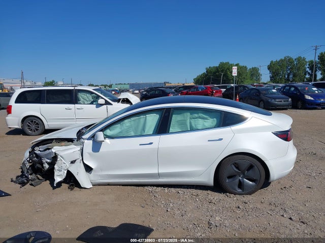 Tesla 2019 2019 5YJ3E1EB2KF421429 Image 13
