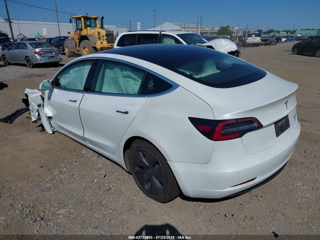 Tesla 2019 2019 5YJ3E1EB2KF421429 Image 3