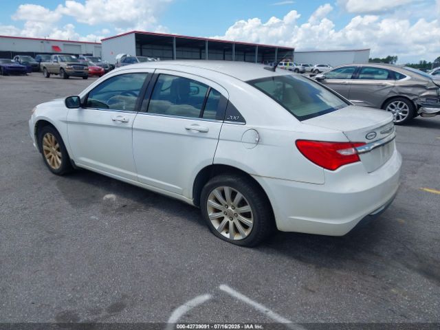 2013 CHRYSLER 200 1C3CCBBBXDN672305 Photo 2