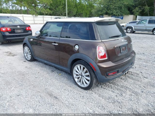 2011 MINI COOPER S WMWSV3C50BTY10455 Photo 2