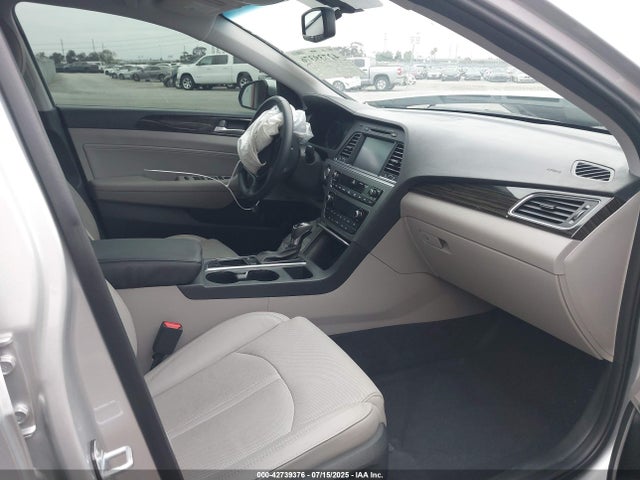5NPE34AF7HH500954 Hyundai 2017