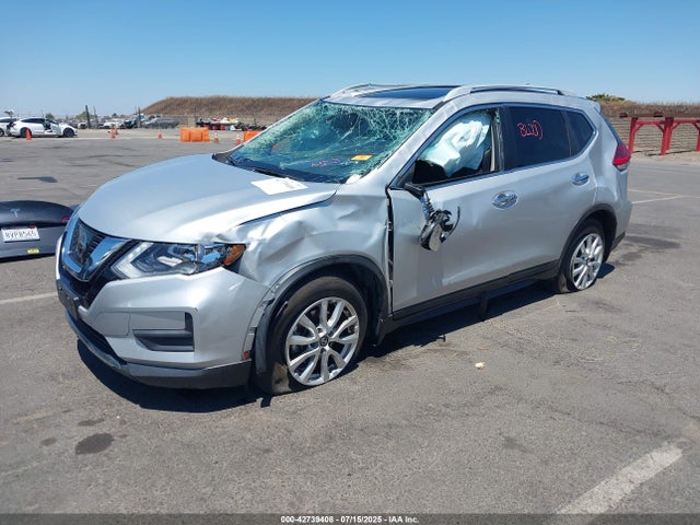 Nissan Rogue 2017 5N1AT2MT8HC878115 Image 2