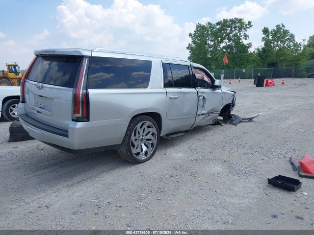 2017 CADILLAC ESCALADE ESV 1GYS4HKJ7HR187899 Photo 3