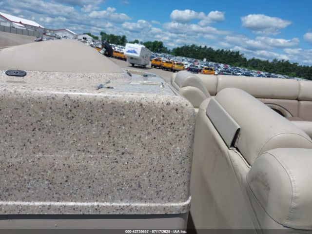 2013 SOUTHBAY 925E12 PONTOON 27 FOOT FRU23342F213 Photo 4
