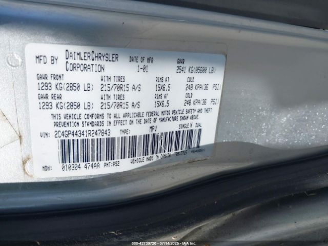 2001 CHRYSLER TOWN & COUNTRY 2C4GP44341R247843 Photo 8