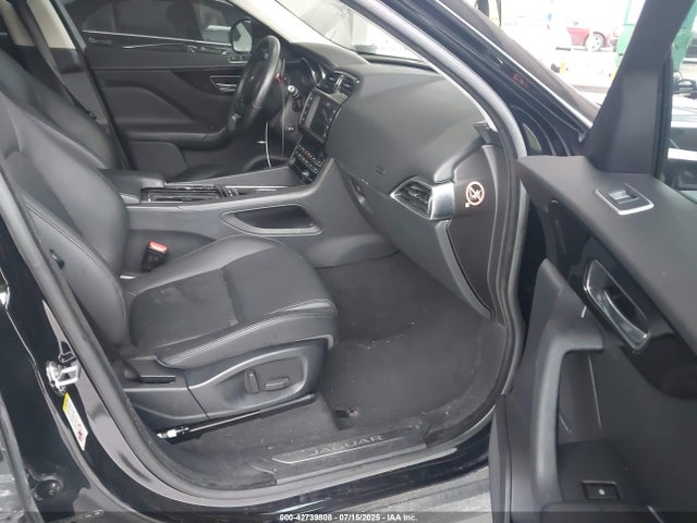 2018 JAGUAR F-PACE SADCJ2FX6JA351151 Photo 4