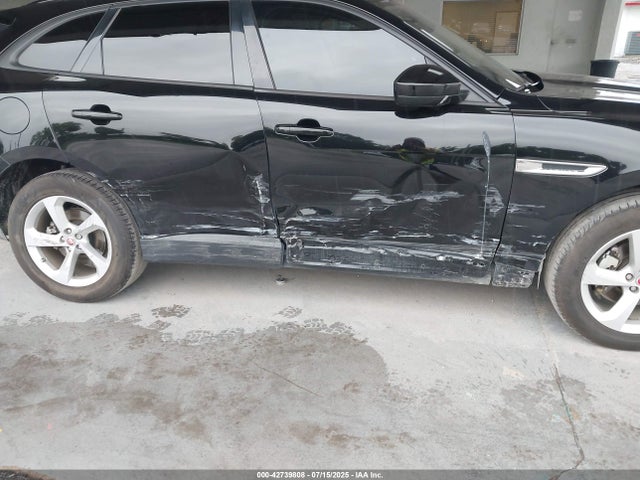 2018 JAGUAR F-PACE SADCJ2FX6JA351151 Photo 5