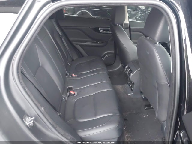 2018 JAGUAR F-PACE SADCJ2FX6JA351151 Photo 7