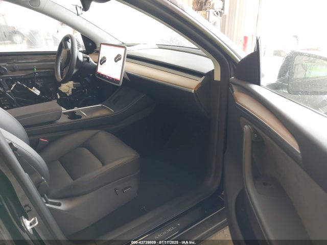 7SAYGDEE1PA165531 Tesla Model Y