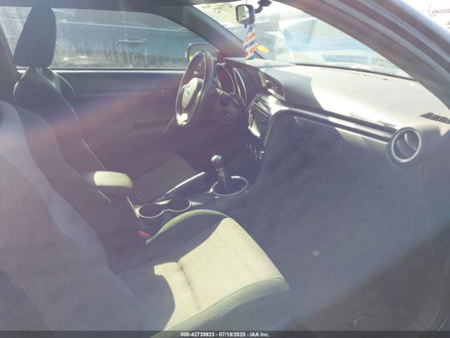 2015 SCION TC JTKJF5C77F3092457 Photo 4