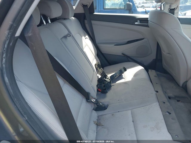 KM8J3CA40GU068750 Hyundai Tucson